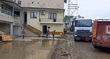 Trabzon'da selden etkilenen ilçelerde çalışmalar devam ediyor