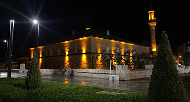 Ulu Cami bahçesiyle ilgili iddialara Başkan Aşgın belgelerle cevap verdi