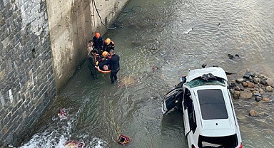 Güneysu'da öğrenci servisi ile cip çarpıştı: 10 yaralı
