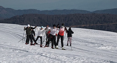 Rize'deki Handüzü Yaylası kayakçıların ilgisini çekiyor