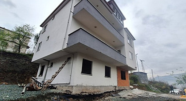 Trabzon'da 3 katlı bina tahliye edilerek mühürlendi
