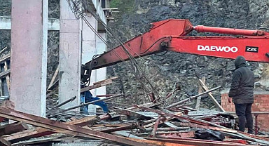 Trabzon'daki inşaatta iskele çöktü! 1 kayıp, 3 yaralı
